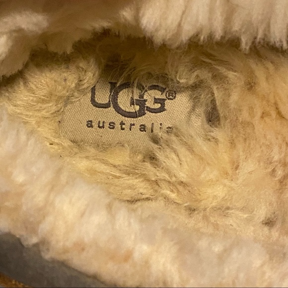 Uggs Gray Dakota Slippers - Picture 15 of 16